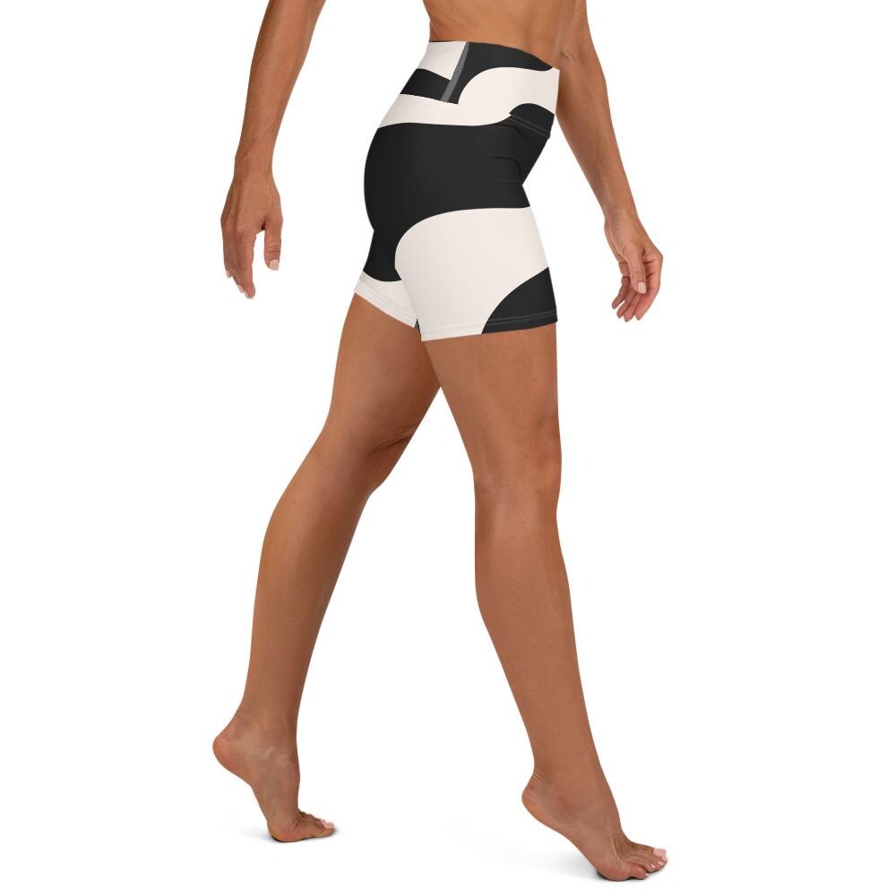 Short legging de yoga pour femme – Beige & Noir – Stretch, taille haute, séchage rapide – Graphique