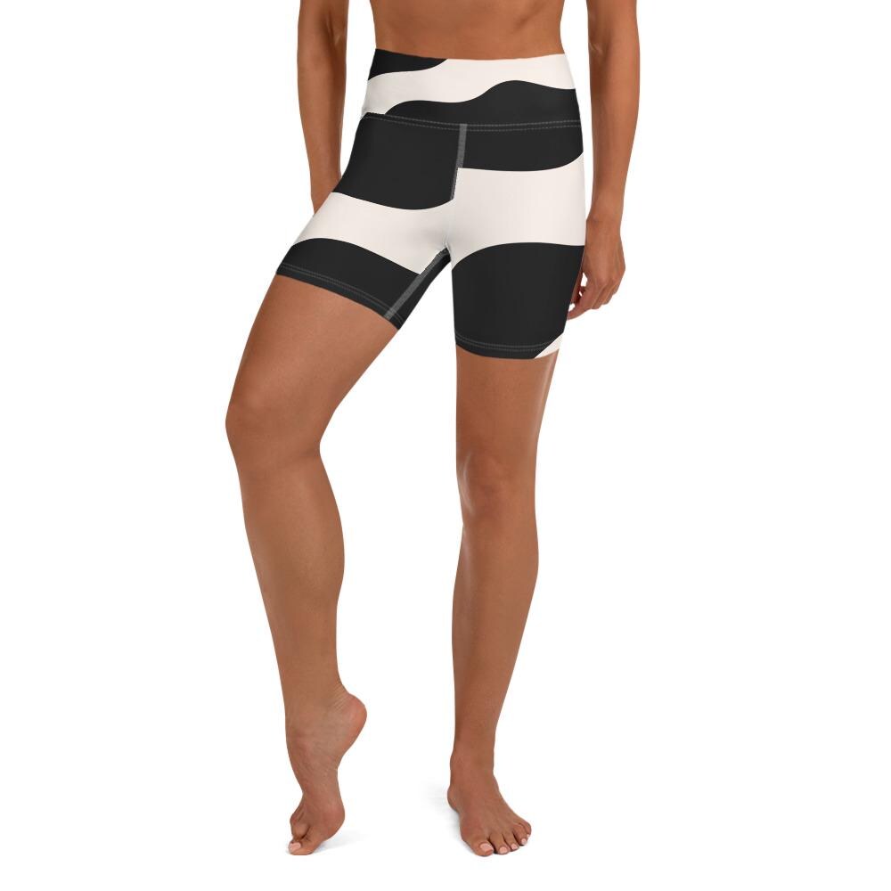 Short legging de yoga pour femme – Beige & Noir – Stretch, taille haute, séchage rapide – Graphique