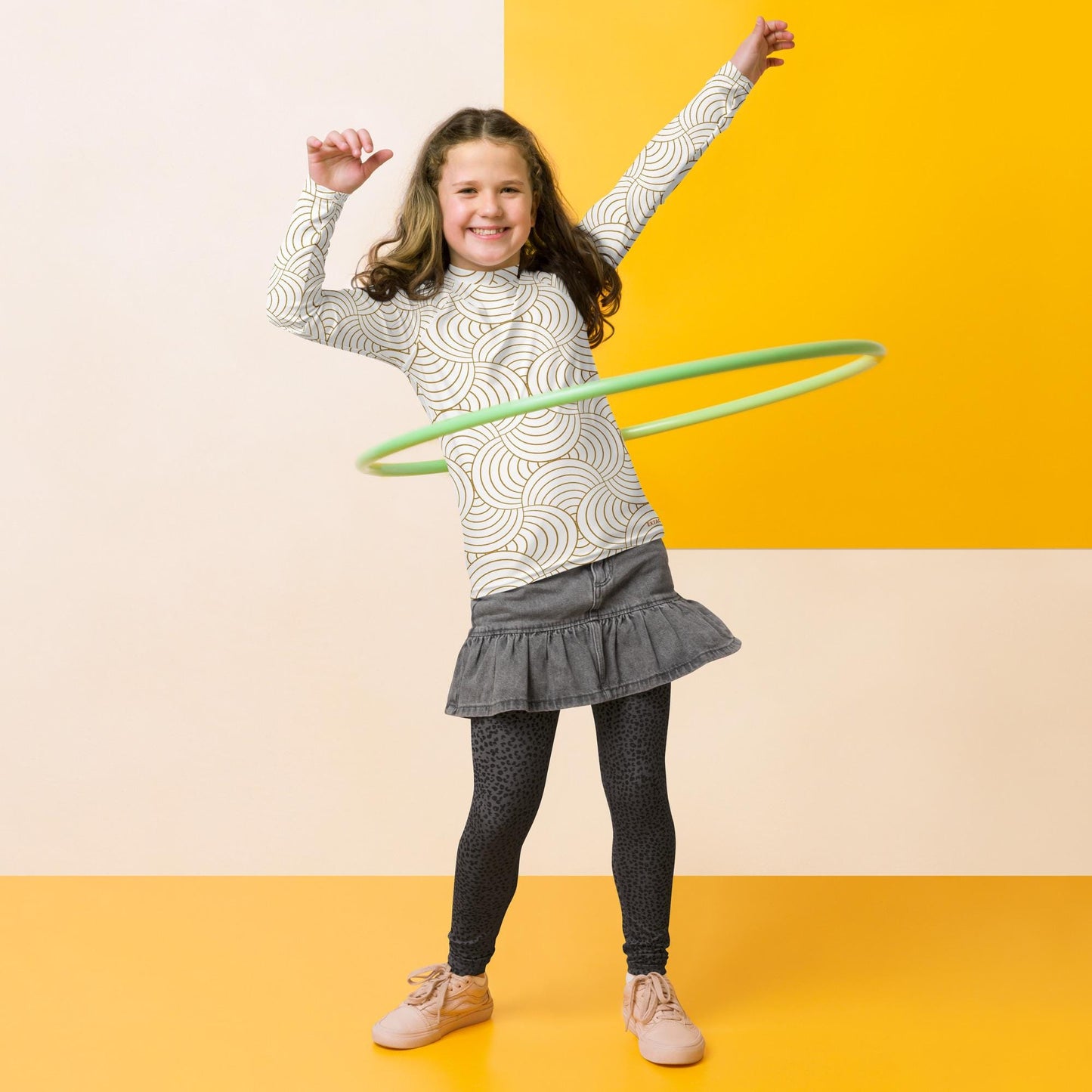 Rash guard pour fille ado – Blanc & Or – Compression légère, respirant & séchage rapide – Graphique