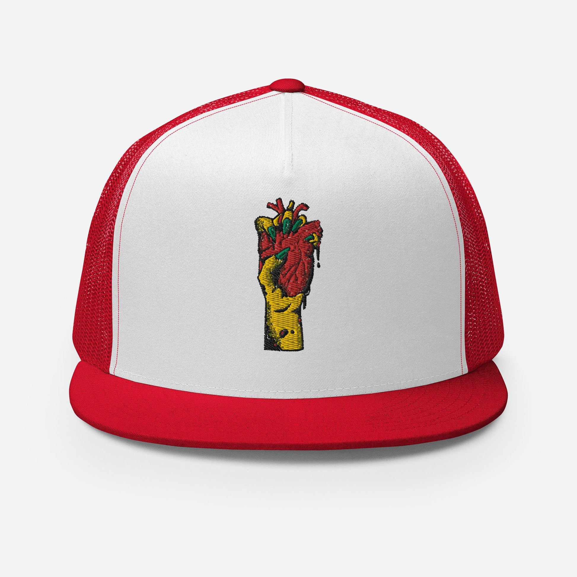 Casquette trucker unisexe – vue de face, visière courbée  - rouge blanc rouge motif brode coeur deja pris