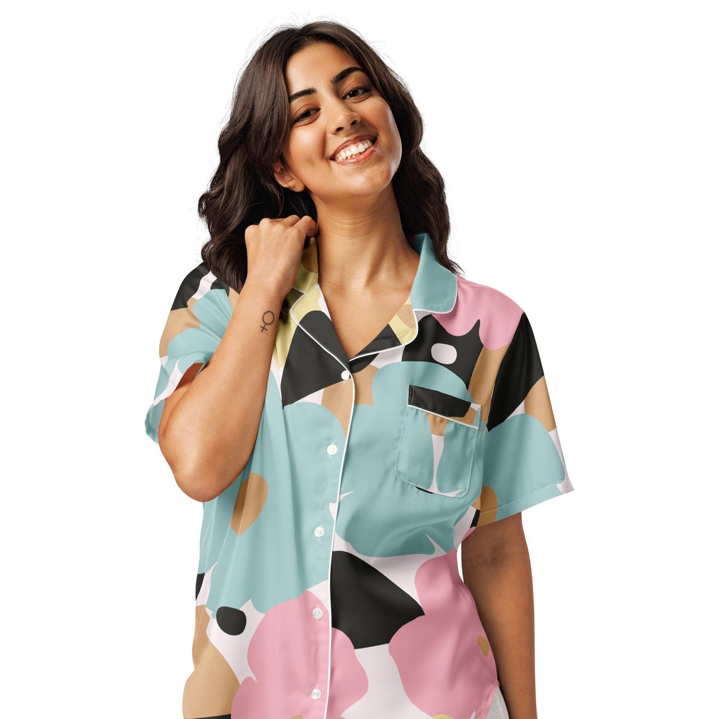 Chemisier de pyjama femme - manches courtes - fleuri, pastel – vue de face, coupe fluide