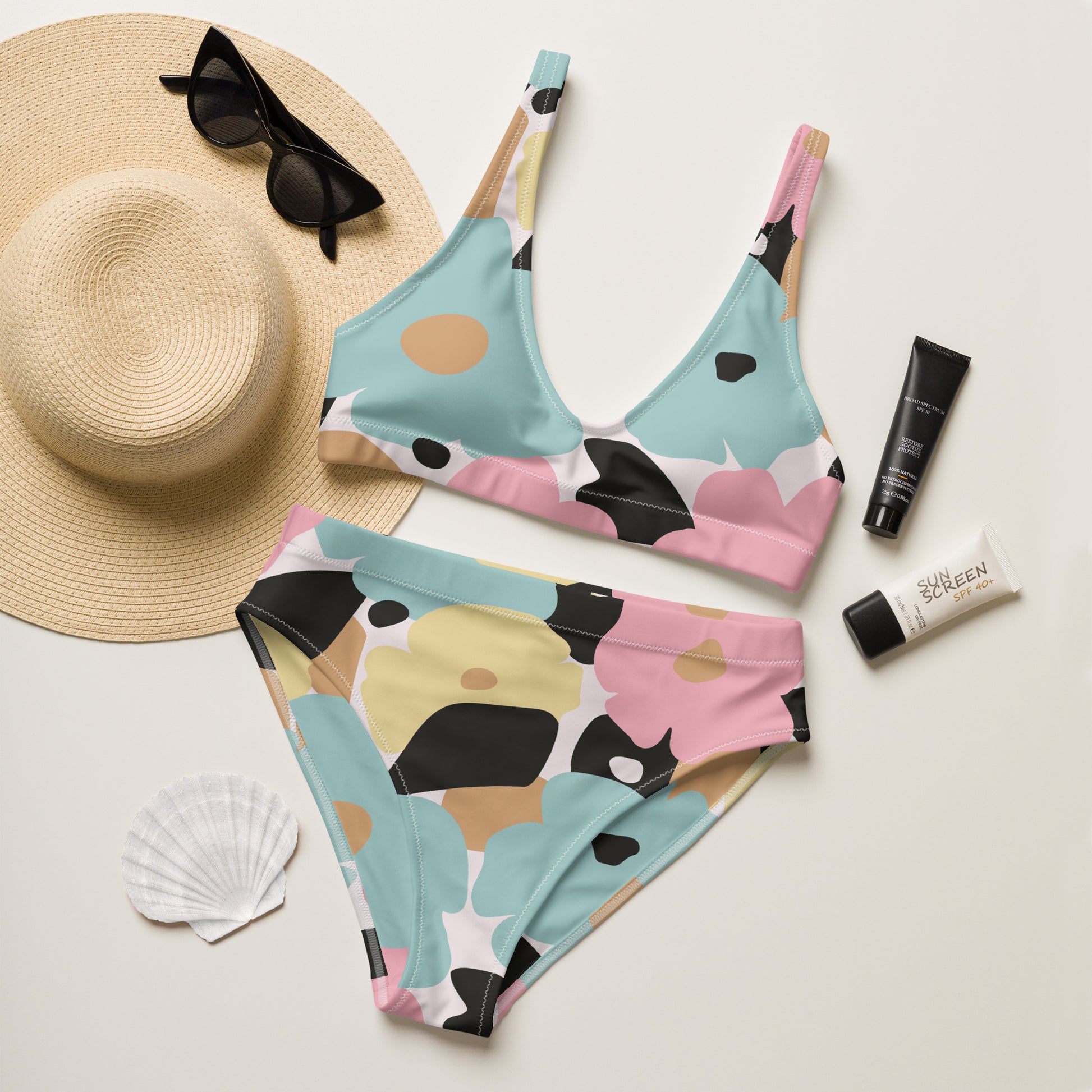 Détail du tissu en polyester recyclé, texture et finitions - fleuri, pastel