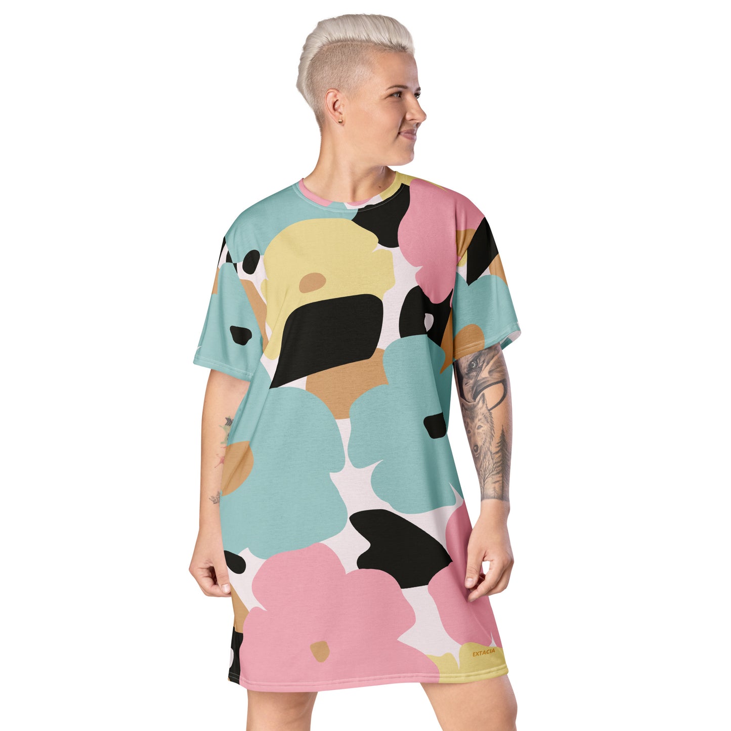 Robe t-shirt pour femme – Fleuri, Pastel – Coupe décontractée & style urbain - Minimaliste