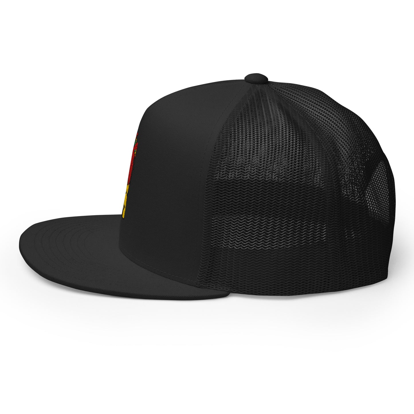 Casquette trucker – vue de profil, dos en maille filet respirante - noir motif brode coeur deja pris