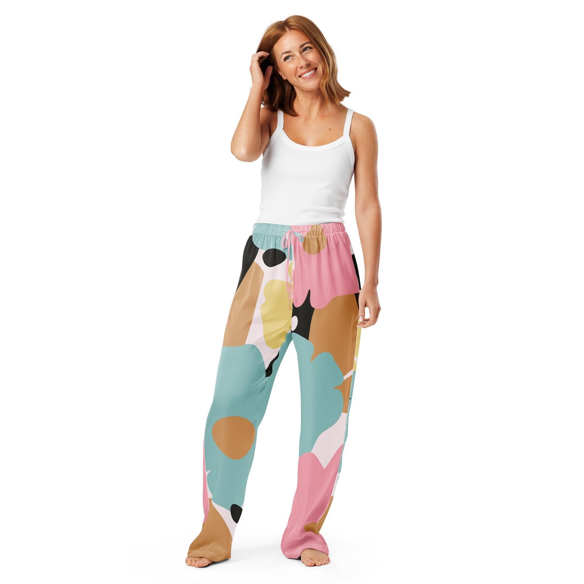 Pantalon de pyjama femme – vue de face, taille haute et coupe fluide - fleuri, pastel, minimaliste