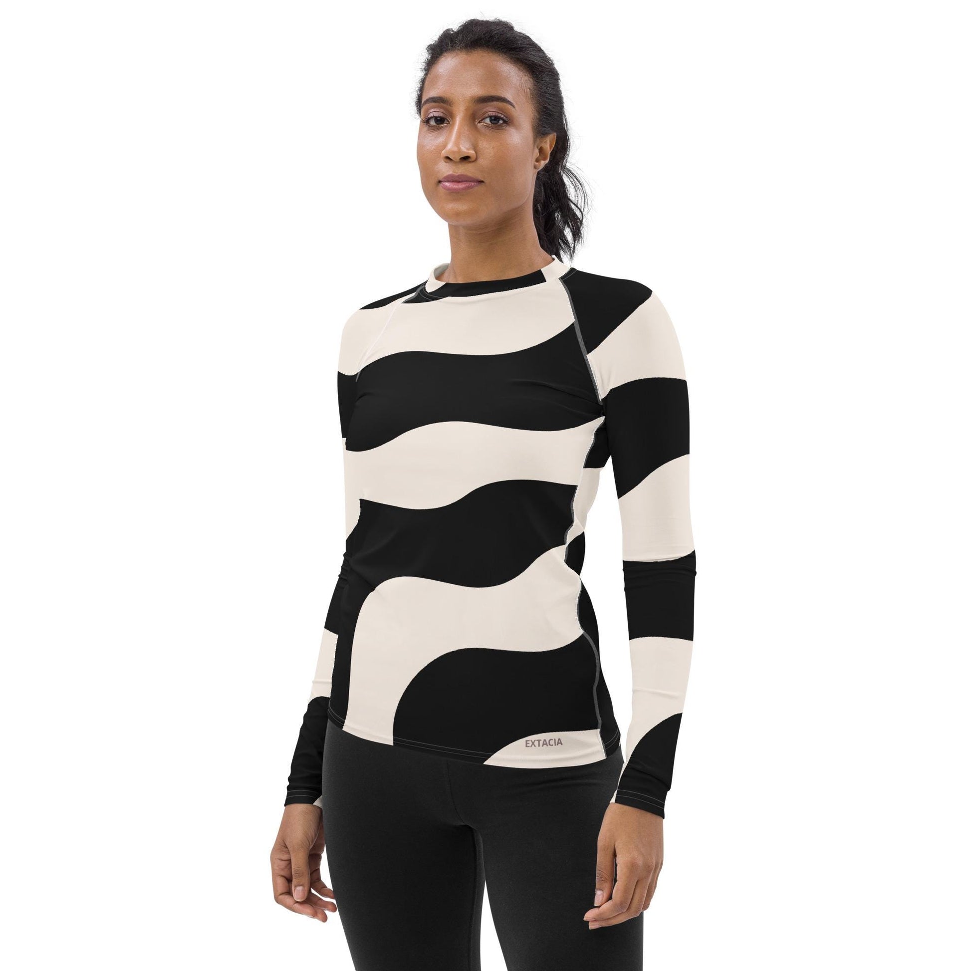 Rash guard femme - beige et noir graphique à ondulations graphique minimaliste - Détail maille technique, confort près du corps